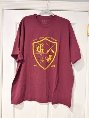 Harry Potter Men's Maroon Short-Sleeve Tee with Yellow Shield Graphic